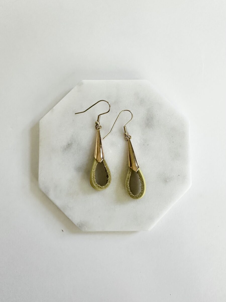 leather loop earrings - Image 17